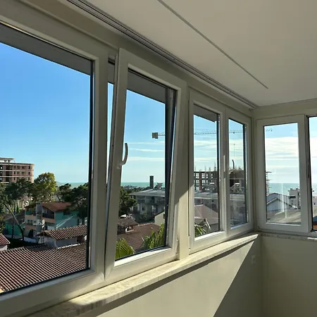 Velora Stays- Beachfront 格勒姆