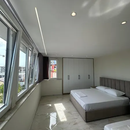 Velora Stays- Beachfront شقة *