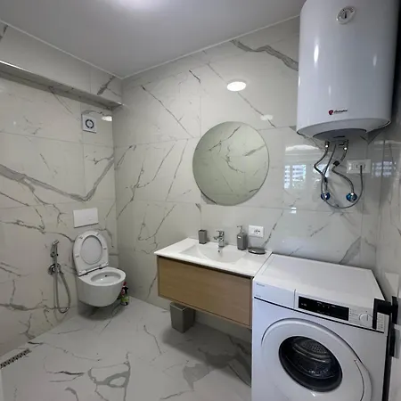 Nestivo Golem (Tirana)