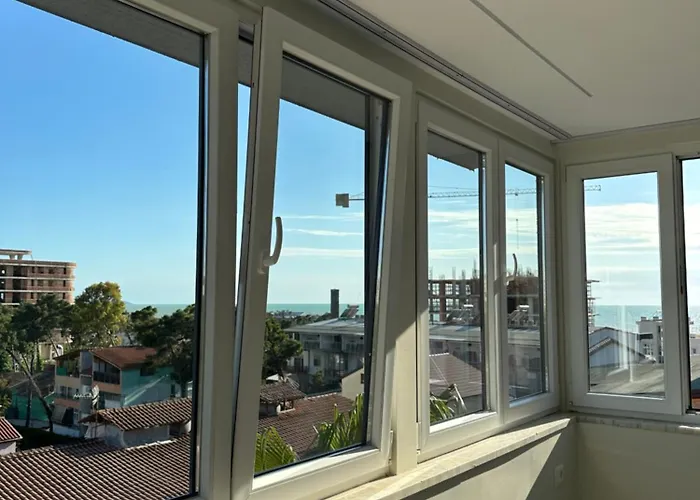 Velora Stays- Beachfront 格勒姆